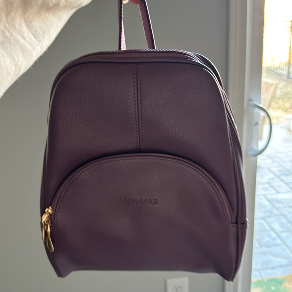 Stylish purple bag 👀